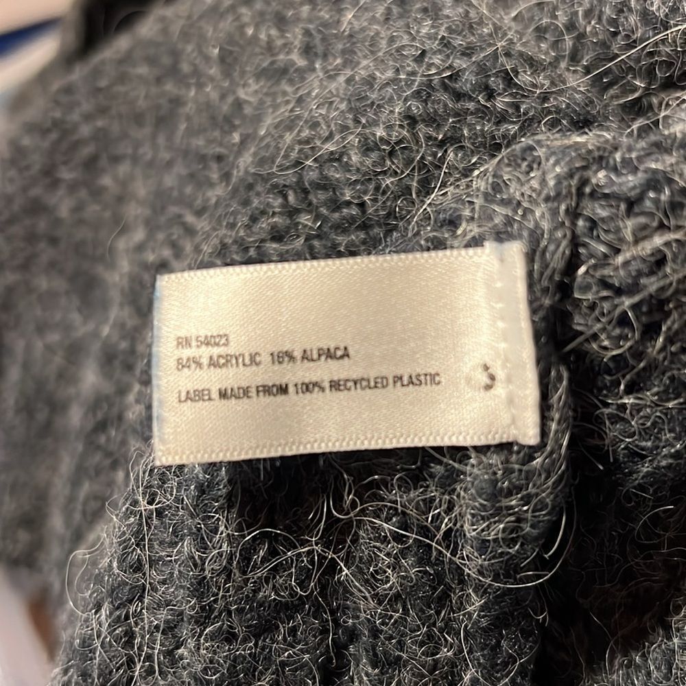 Sweater    - Picture 3 of 3